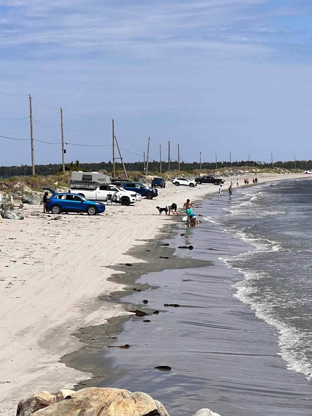 1.5 Km Strand wo man mit den Autos hinfährt.