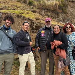 Of course Luis runs into friends from Luquillo in the middle of Pisac