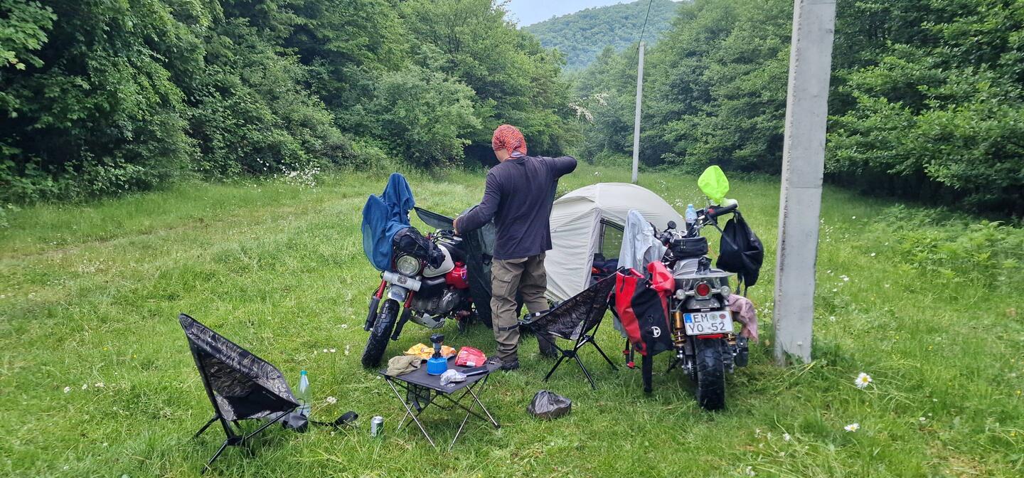 Tsveri am Fluss nach einem Gewitter