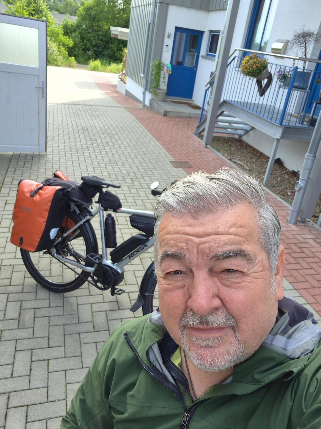 10.06.26, 0900 Uhr die Frisur sitzt, es kann losgehen