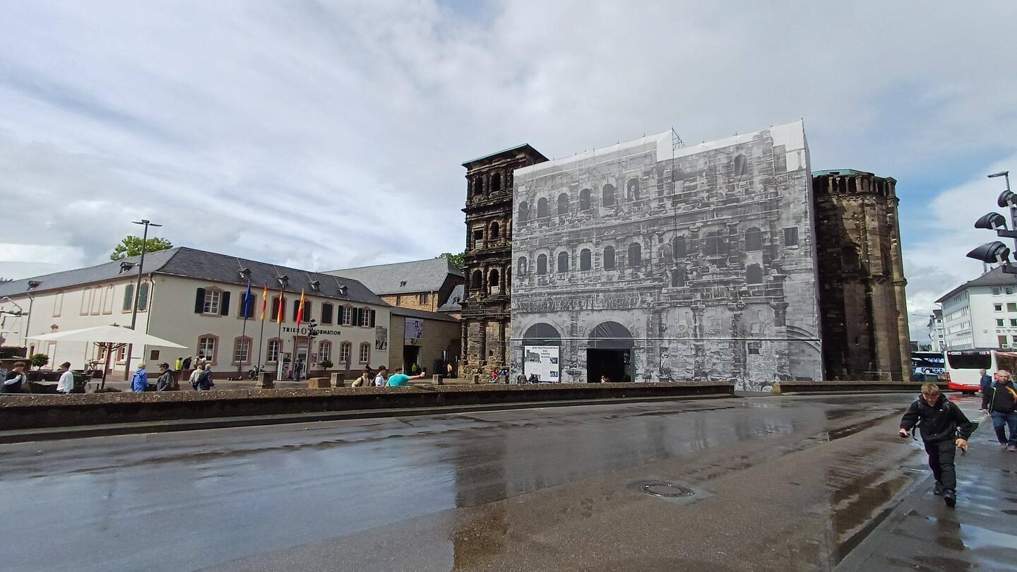 an der Porta Nigra