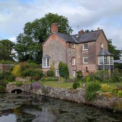Lock keeper's house