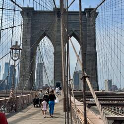Wow 🤩 Walk across Brooklyn Bridge