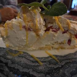 Pavalova dessert