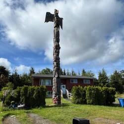 Tallest totem pole in Fort Rupert. I believe Calvin Hunt's brothers.