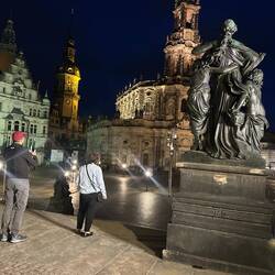 Fotos über Fotos: Dresden ist ein dankbares Motiv.