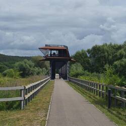 1a Radweg beginnt auf der alten Bahntrasse