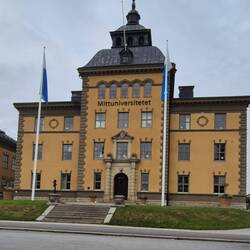Universität...