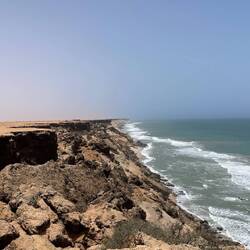 Die Sahara hat hier fast Steilküste