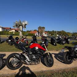 am Wochenende erobern die Motorradfahrer Biarritz