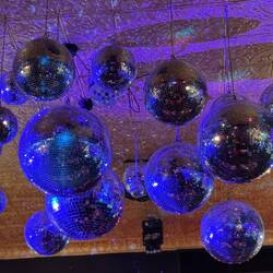 Shiny Disco 🪩 Balls