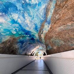 sehr cool, der Loretopea Tunnel