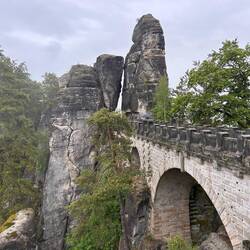 Das wohl bekannteste Bauwerk der Sächsischen Schweiz: die Basteibrücke.