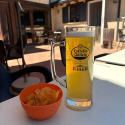 Dinner included, and you can have it anytime from check-in 'til 8 pm. This is just an appetizer.