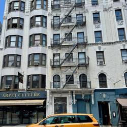 Taxi Cab 🚕 not quite as NYC authentic anymore