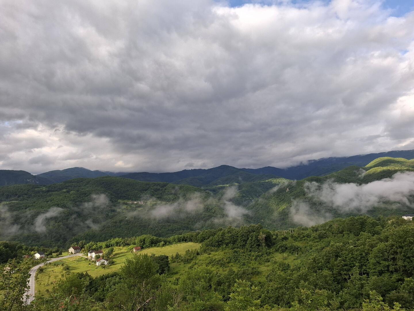 Noch sind die Wolken schwer....