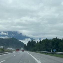 Die ersten Berge tauchen auf