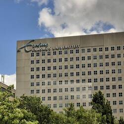 Benannt wurde die Universität nach Erasmus von Rotterdam, einem Humanisten, Philosophen u. Theologen