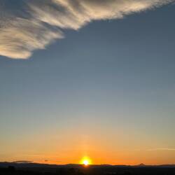 Et chaque soir, le spectacle du coucher de soleil sur les massifs à contempler depuis la terrasse