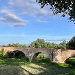 Le petit pont d'accès à Castelló d'Empúries