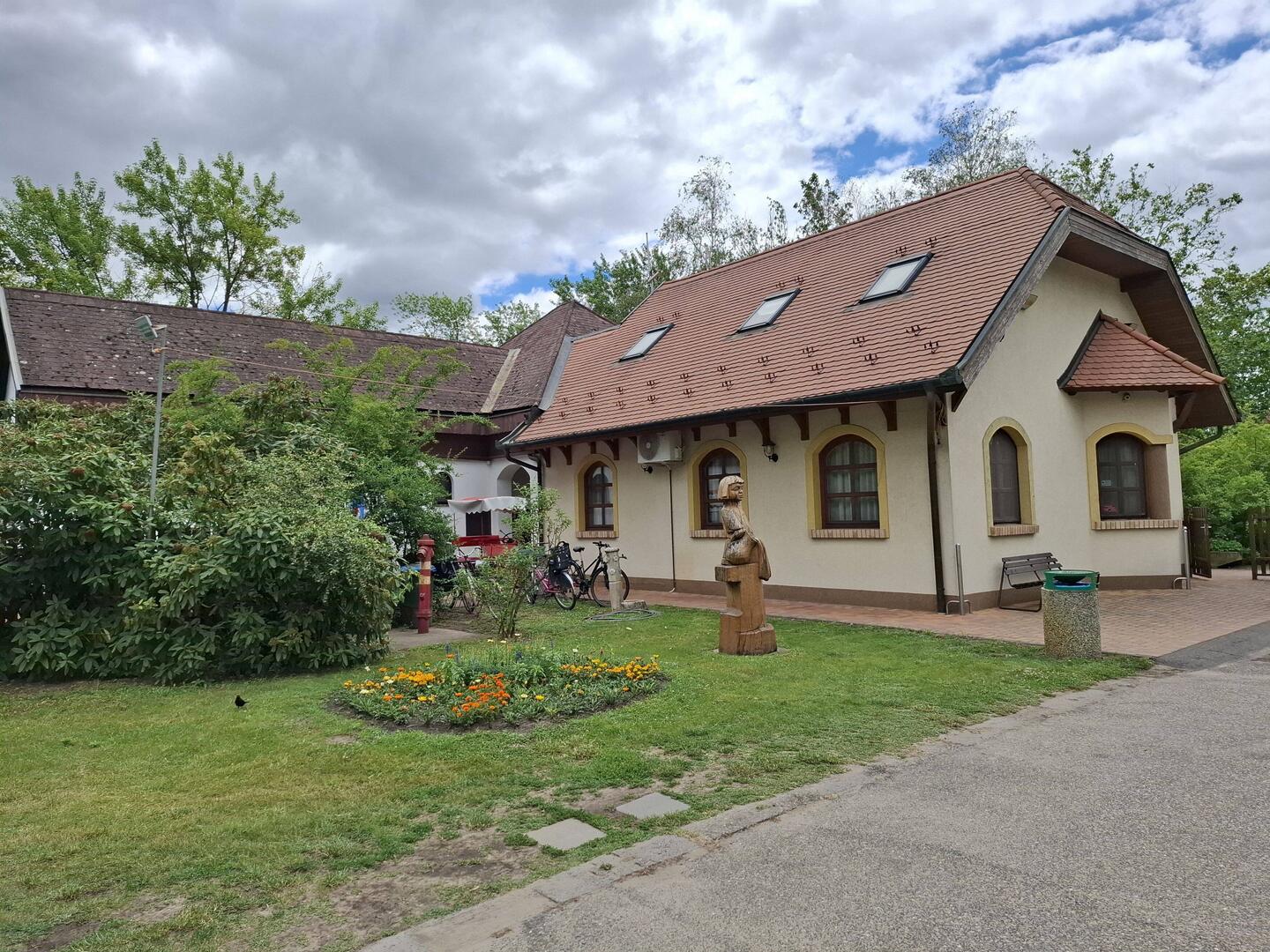Rezeption und Bar