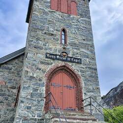 Kapelle, nach König Oskar II. benannt.