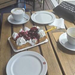 Wieder Pause mit Waffel