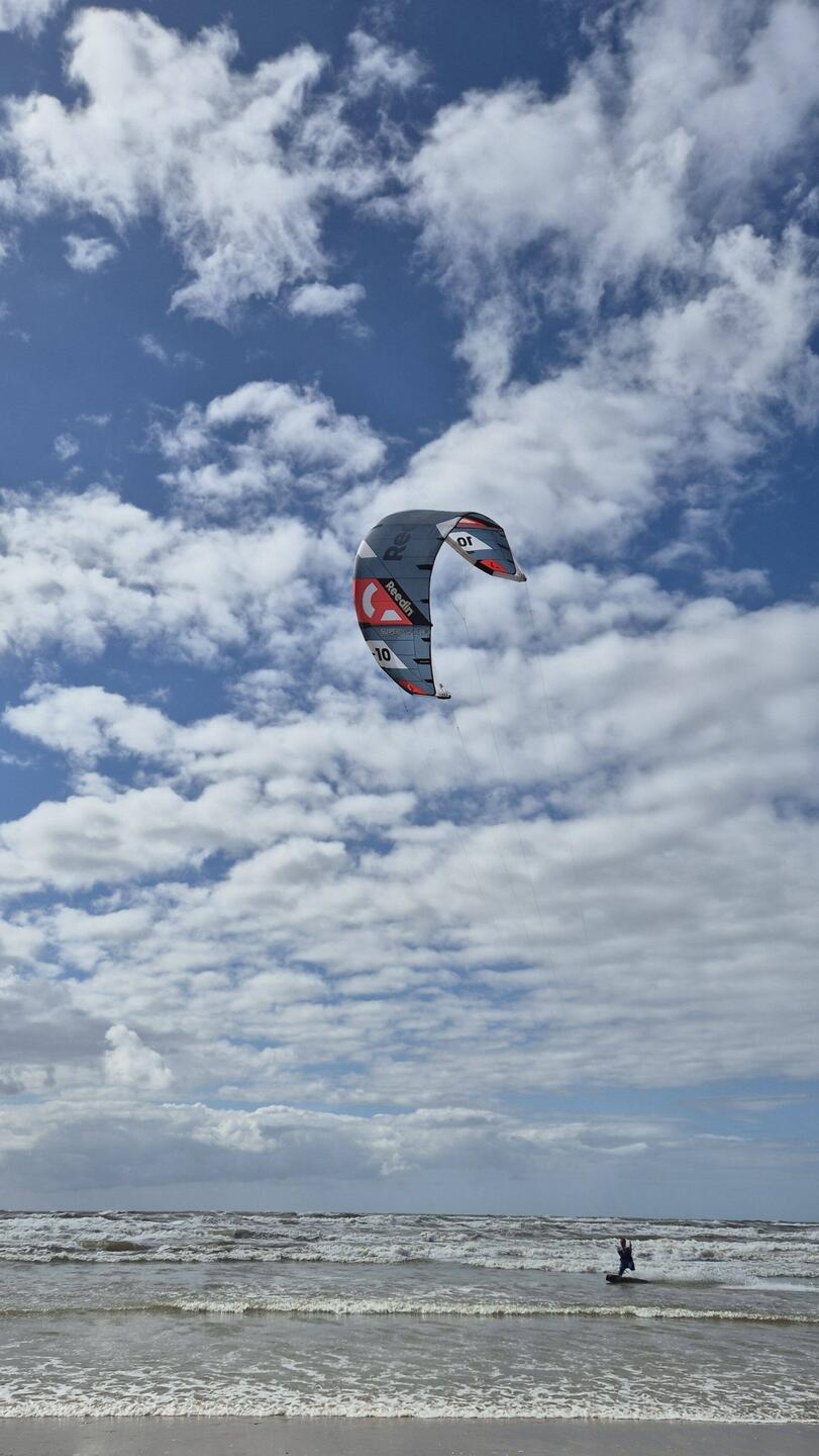 Kitesurfer