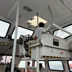 Captain's seat
