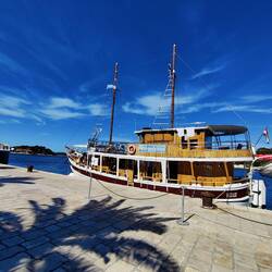 ...zu unserem Boot und auf zum ersten Badestop 😉