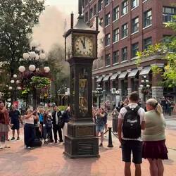 Steam Clock zur vollen Stunde