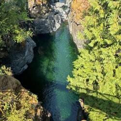 Schlucht unterhalb Upper Englishman River Falls