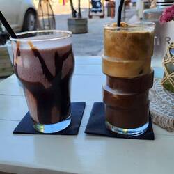 Frappé u. Schokolade Peanutbutter salted Caramel