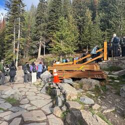 Beim Lake Agnes Tea House war schon viel los. Für einen Tee musste man anstehen