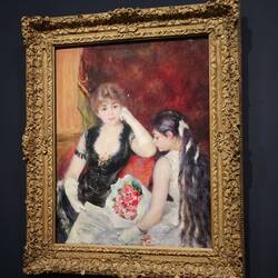 A box at the opera - Renoir