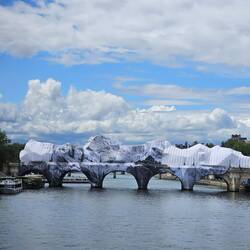 La Caverne du Pont Neuf. Art installation. The opening was delayed due to bad weather