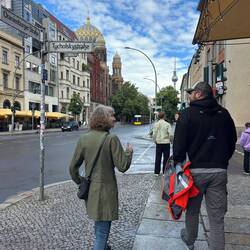 Regnen hat aufgehört. Spaziergang beginnt.