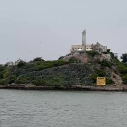 Blick auf Alcatraz vom Schiff aus