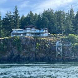 A nice home as I approach Campbell River.