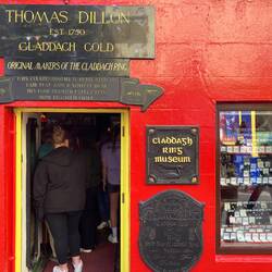 The Thomas Dillon Claddagh Gold Shop