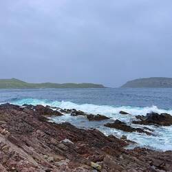 Die Inseln Reinøya und Hornøya im Hintergrund