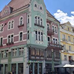 Das Brück-Haus, erbaut 1910, ist ein historisches Gebäude am Piața Unirii