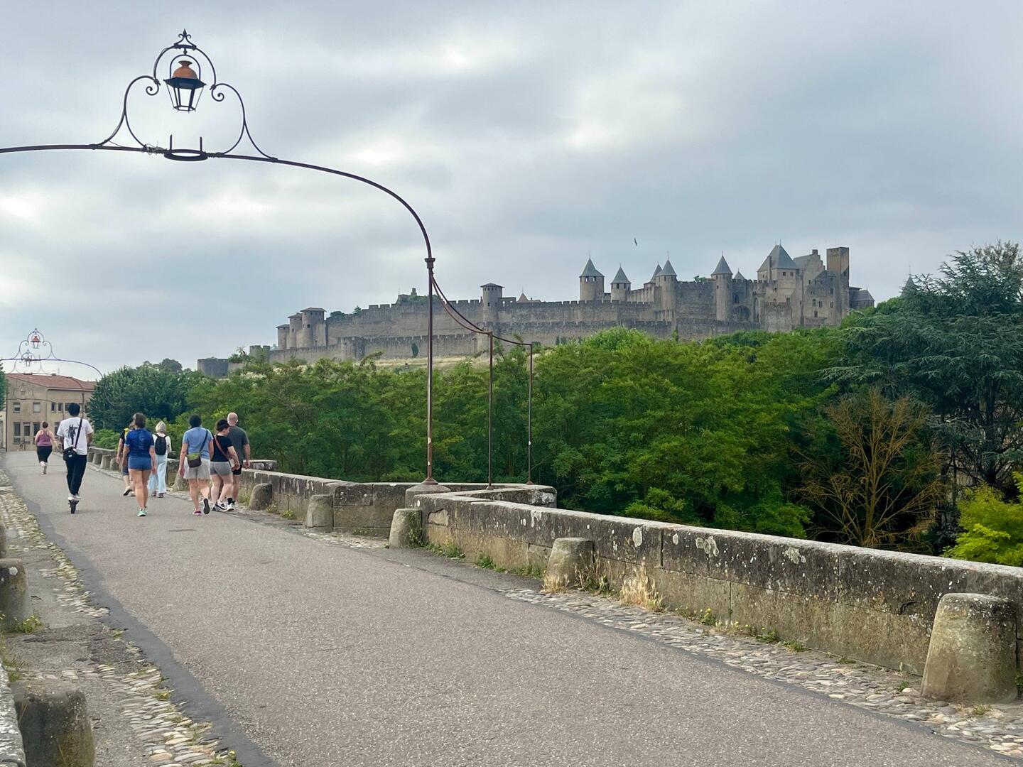 Toujours impressionnant de voir la silhouette de la cité se dessiner à l'horizon