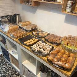Happy to pay €5 for this plus coffee available from 5:30 am at my albergue.