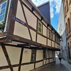 3. Enge Straße - nomen est omen
