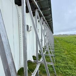 Erbaut aus Stoff und Holz