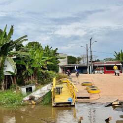 Kleiner Hafen auf der Amazonas Seite