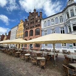 Überall gemütliche Cafés.
