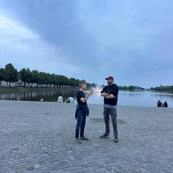 Holger zeigt uns auch das Nachtleben in Schwerin.