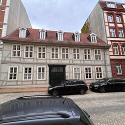 Nicht alles, was in Schwerin gebaut wird, ist gerade.